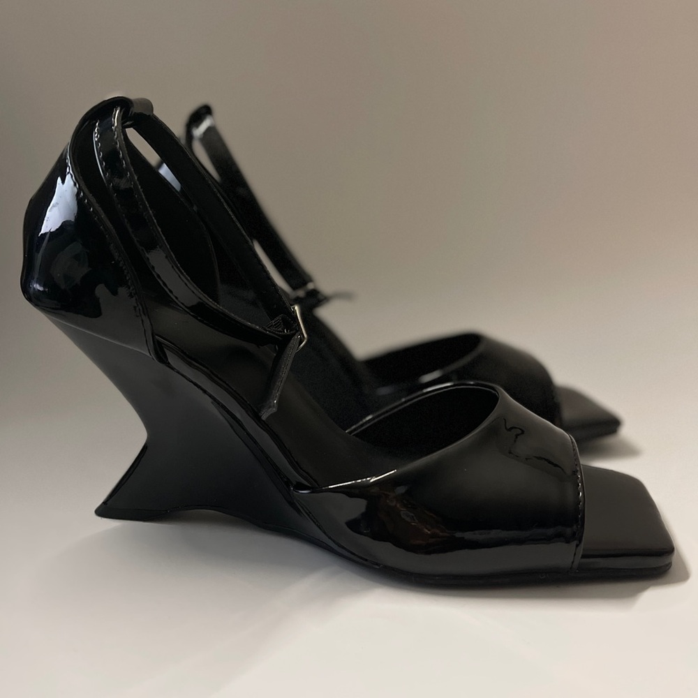 🆕 Patent Square Toe Wedge Sandals - Picture 7 of 10